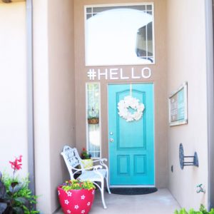 A FUN Porch that says #HELLO! thumbnail